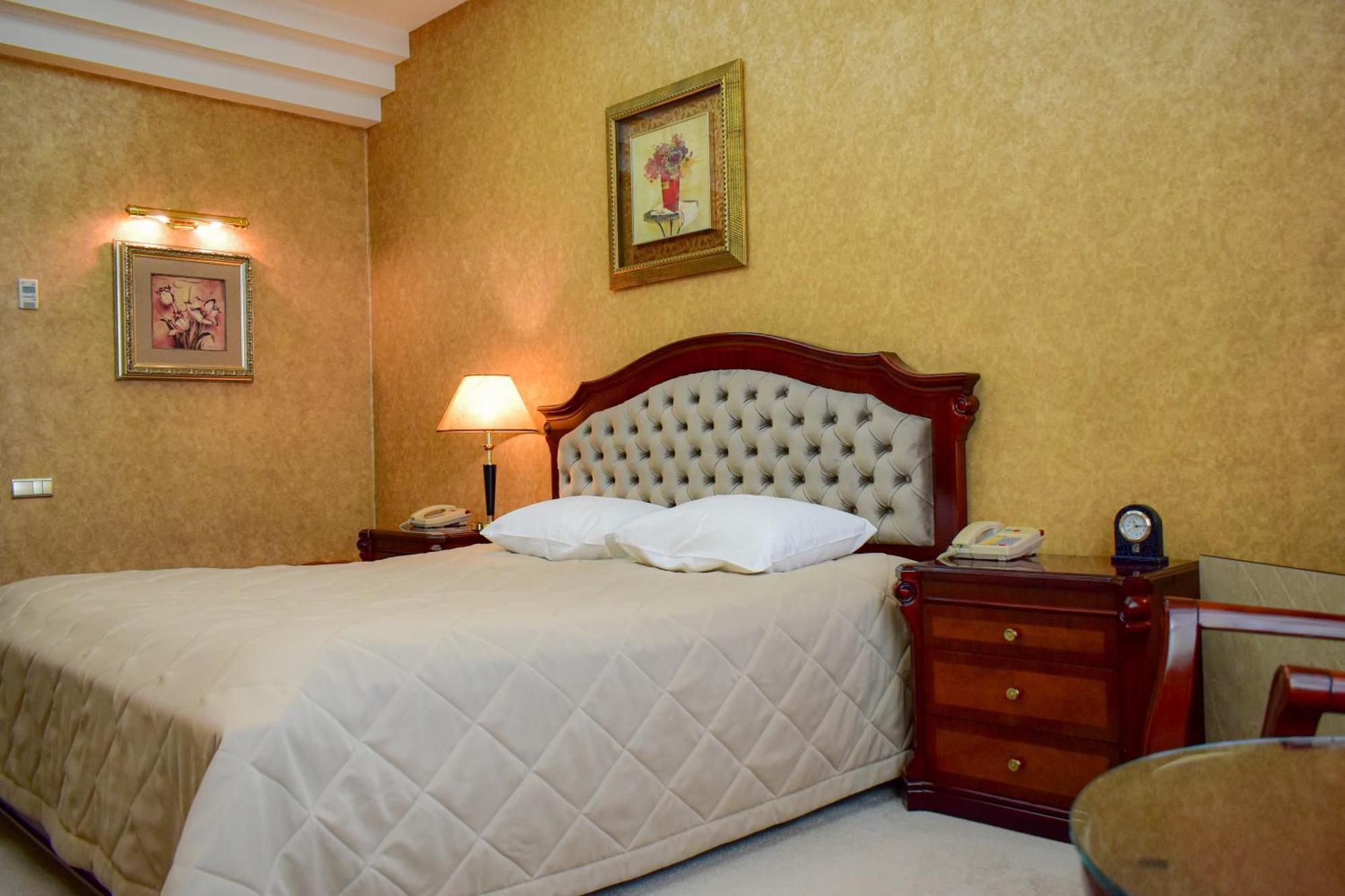 Hotel Feride Vinnytsia Exterior photo